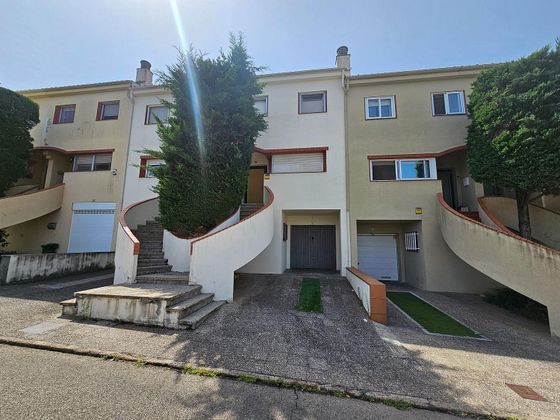 Foto 2 de Casa en venda a Montjuïc de 4 habitacions amb terrassa i garatge