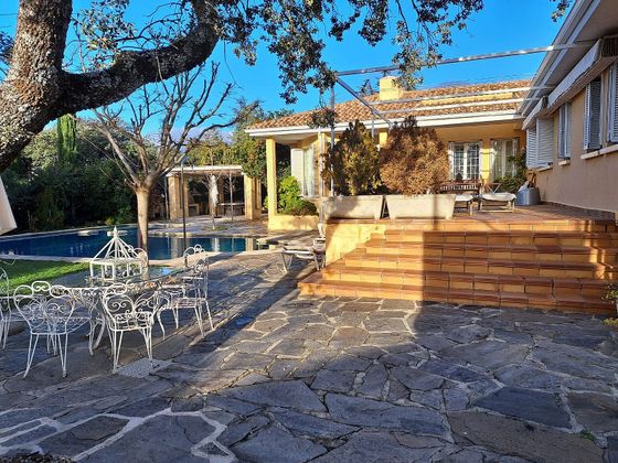 Foto 2 de Chalet en venta en Hoyo de Manzanares de 6 habitaciones con terraza y piscina