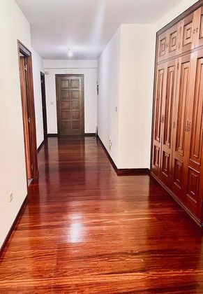 Foto 2 de Piso en alquiler en calle Montero Ríos de 4 habitaciones con calefacción y ascensor