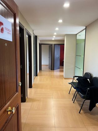 Foto 2 de Oficina en venda a plaza Nosa Señora Merce Conxo de 140 m²