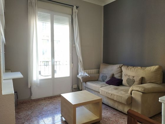 Foto 2 de Pis en venda a Nuevos Ministerios - Ríos Rosas de 3 habitacions amb mobles i calefacció