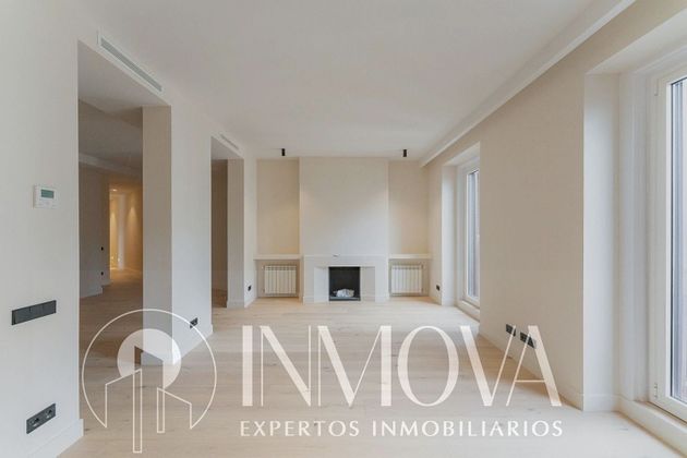 Foto 2 de Venta de piso en Cortes - Huertas de 3 habitaciones con balcón y aire acondicionado