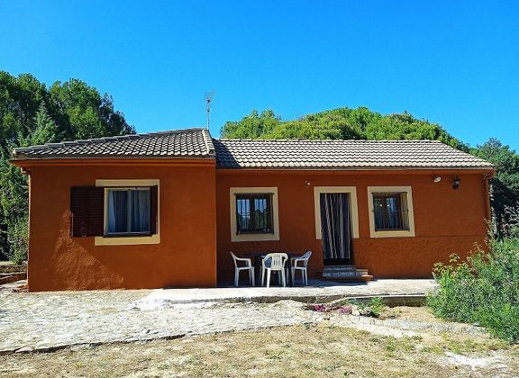 Foto 1 de Chalet en venta en Lozoyuela-Navas-Sieteiglesias de 3 habitaciones con garaje y jardín