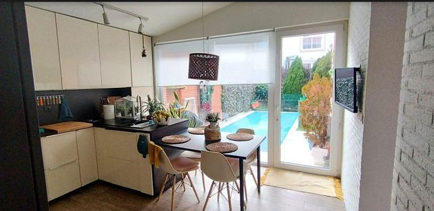 Foto 2 de Casa en venda a Pedrezuela de 4 habitacions amb piscina i jardí