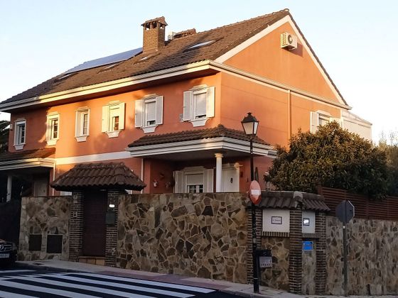 Foto 2 de Casa en venda a Cobeña de 6 habitacions amb terrassa i piscina