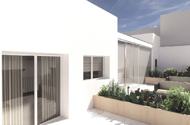 Foto 2 de Venta de casa adosada en San Lorenzo de 12 habitaciones con terraza y aire acondicionado