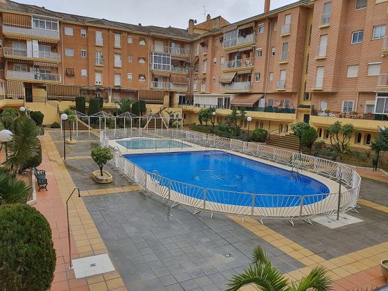 Foto 1 de Pis en venda a Poniente-Norte - Miralbaida - Parque Azahara de 2 habitacions amb terrassa i piscina
