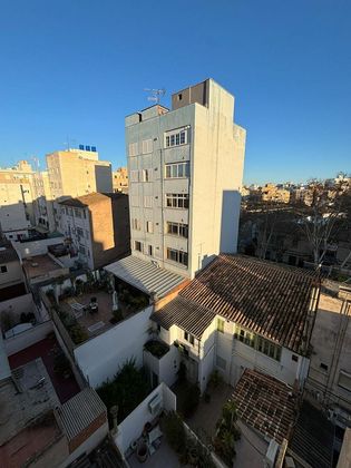Foto 1 de Venta de piso en calle Bartomeu Torres de 4 habitaciones con balcón