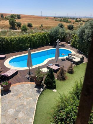 Foto 1 de Xalet en venda a Mejorada del Campo de 4 habitacions amb terrassa i piscina
