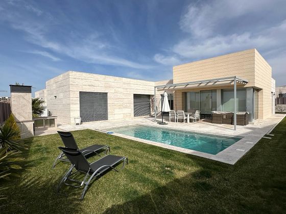 Foto 1 de Venta de chalet en Golf - El Carralero de 4 habitaciones con terraza y piscina