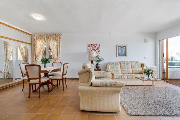 Foto 2 de Piso en alquiler en Nucia (la) de 2 habitaciones con terraza y muebles