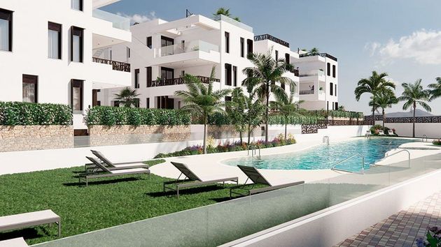 Foto 2 de Àtic en venda a calle Órbita de 3 habitacions amb terrassa i piscina
