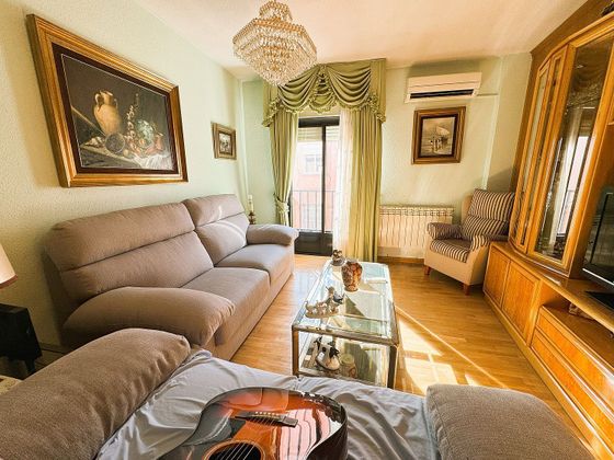 Foto 2 de Piso en venta en Tres Olivos - Valverde de 3 habitaciones con garaje y balcón