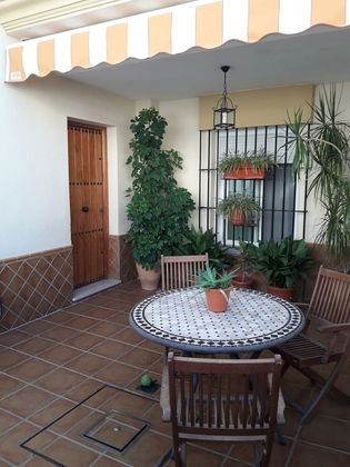 Foto 1 de Casa en venda a Rinconada (La) de 4 habitacions amb terrassa i jardí