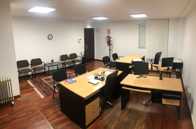 Foto 1 de Oficina en venda a calle Manuel Pedregal de 52 m²