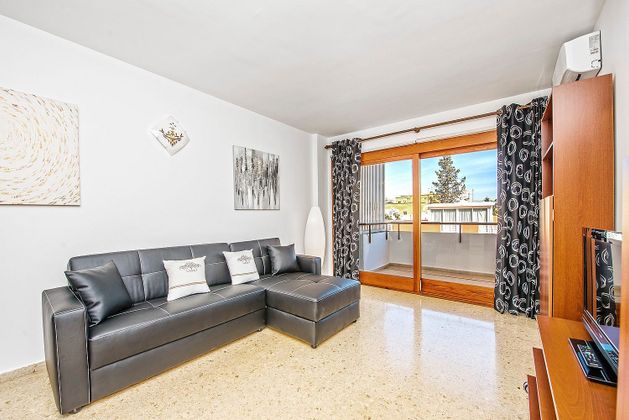 Foto 1 de Alquiler de piso en calle De Lluís Fàbregas de 1 habitación con terraza y muebles