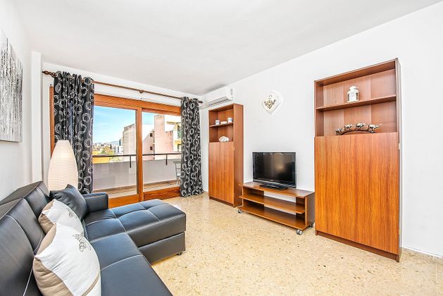 Foto 2 de Pis en lloguer a calle De Lluís Fàbregas de 1 habitació amb terrassa i mobles
