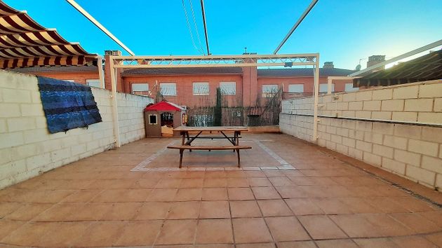 Foto 1 de Casa adossada en venda a Torrejón del Rey de 4 habitacions amb garatge i jardí