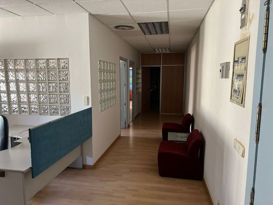 Foto 1 de Oficina en alquiler en calle Tierra de Barros de 132 m²