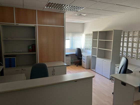 Foto 2 de Oficina en lloguer a calle Tierra de Barros de 132 m²