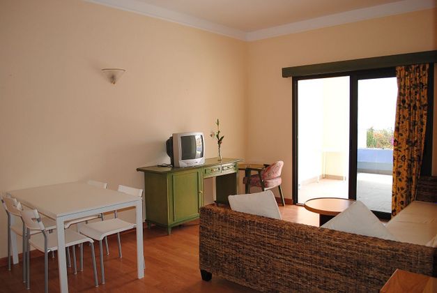 Foto 1 de Venta de piso en calle Perez Zamora de 2 habitaciones con terraza y piscina