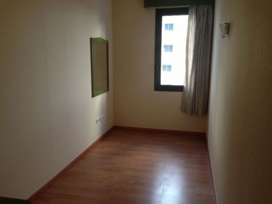 Foto 2 de Venta de piso en calle Perez Zamora de 2 habitaciones con terraza y piscina