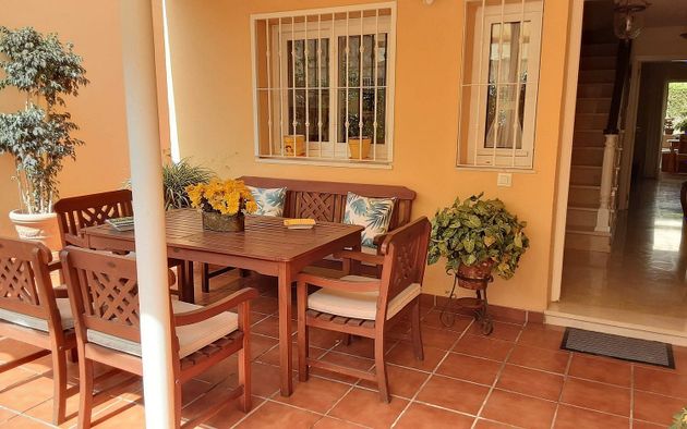 Foto 1 de Casa en venta en El Mayorazgo - El Limonar de 5 habitaciones con terraza y piscina