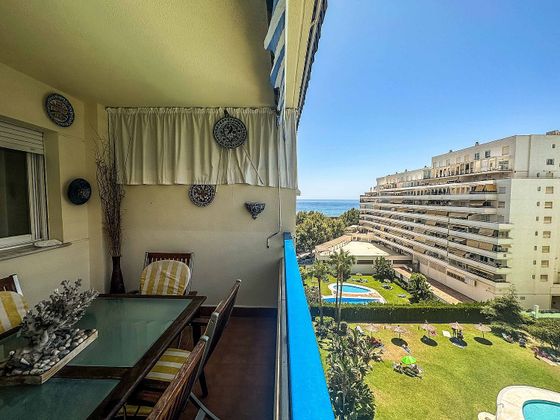 Foto 1 de Pis en lloguer a calle José Manuel Vallés de 3 habitacions amb terrassa i piscina