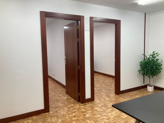 Foto 2 de Oficina en lloguer a calle Luis Morondo Urra de 49 m²
