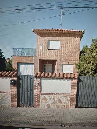 Foto 1 de Venta de chalet en Villamiel de Toledo de 4 habitaciones con terraza y piscina