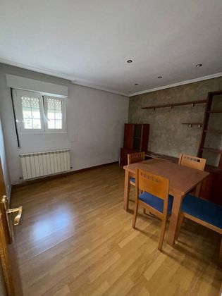 Foto 1 de Alquiler de piso en Simancas de 2 habitaciones con muebles y calefacción