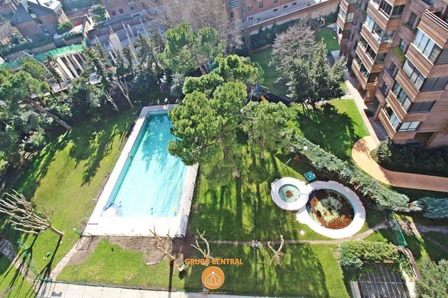 Foto 1 de Piso en venta en Peñagrande de 4 habitaciones con terraza y piscina