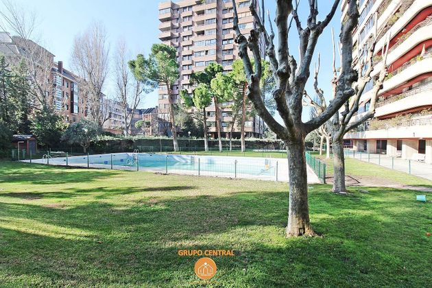 Foto 2 de Piso en venta en Peñagrande de 4 habitaciones con terraza y piscina