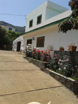 Foto 1 de Venta de chalet en Valsequillo de 5 habitaciones con terraza y jardín