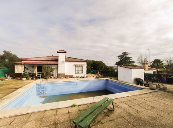 Foto 1 de Xalet en venda a Bollullos Par del Condado de 3 habitacions amb terrassa i piscina