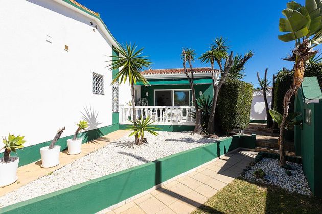 Foto 2 de Chalet en venta en calle Costa del Sol de 3 habitaciones con terraza y piscina