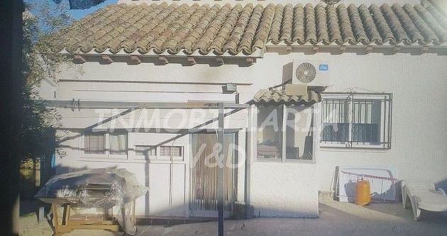 Foto 2 de Chalet en venta en Carranque de 4 habitaciones con piscina y garaje