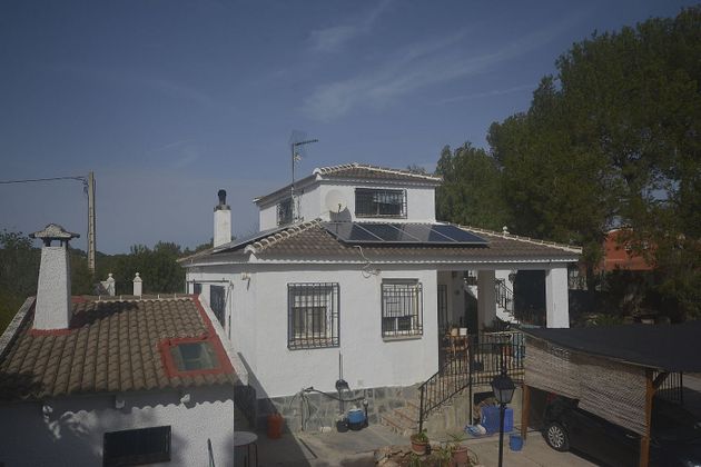 Foto 1 de Venta de chalet en Vilamarxant de 5 habitaciones con terraza y piscina