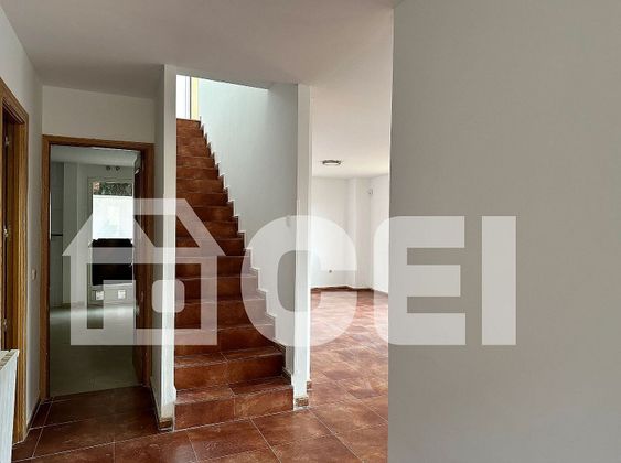 Foto 2 de Chalet en venta en Orusco de Tajuña de 4 habitaciones con terraza y jardín