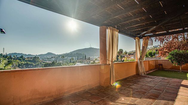 Foto 2 de Casa en venta en El Mayorazgo - El Limonar de 5 habitaciones con terraza y piscina