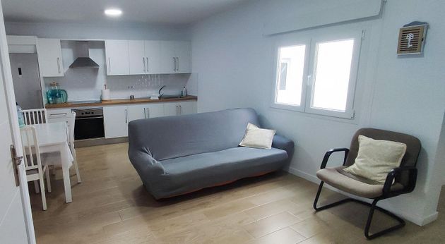 Foto 2 de Alquiler de piso en Playa de Arinaga de 2 habitaciones con muebles y aire acondicionado