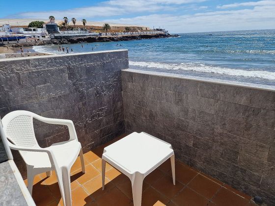 Foto 1 de Pis en lloguer a Playa del Hombre - Taliarte - Salinetas de 1 habitació amb terrassa i mobles