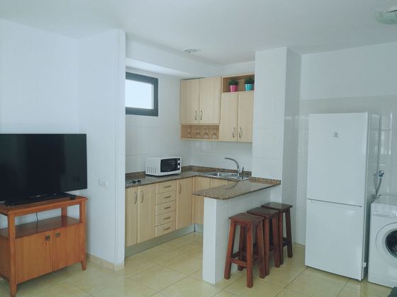 Foto 2 de Alquiler de piso en calle Sagasta de 1 habitación con muebles y ascensor