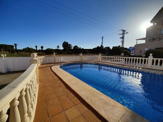 Foto 1 de Piso en alquiler en calle Faisà de 2 habitaciones con terraza y piscina
