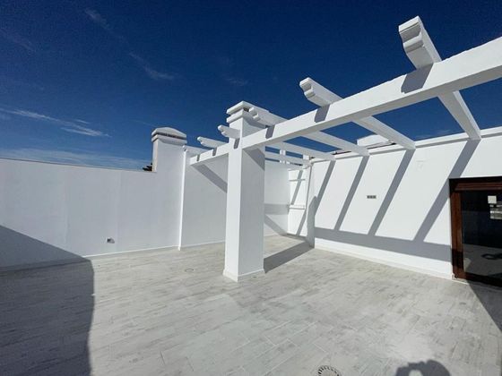 Foto 2 de Ático en venta en calle Melendez Valdes de 3 habitaciones con terraza y balcón