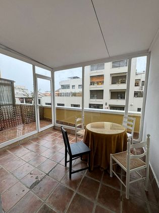 Foto 2 de Pis en lloguer a Casco Antiguo - Centro de 5 habitacions amb terrassa i mobles
