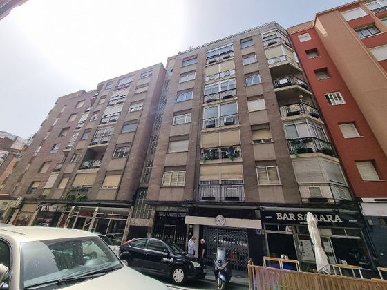 Foto 2 de Piso en venta en calle Del Conde de Ribadeo de 3 habitaciones con calefacción y ascensor