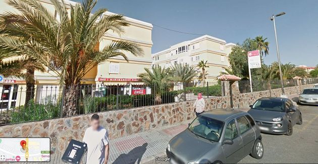 Foto 1 de Venta de piso en calle Lanzarote de 3 habitaciones con garaje y jardín