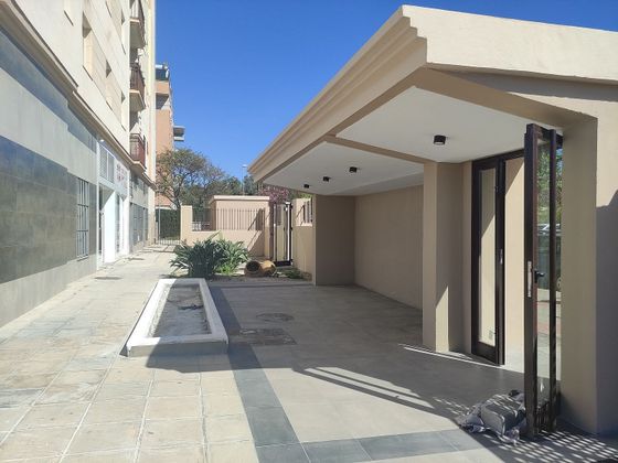 Foto 1 de Pis en venda a El Cónsul - Ciudad Universitaria de 3 habitacions amb terrassa i garatge