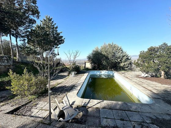 Foto 1 de Chalet en venta en Calalberche de 3 habitaciones con piscina y jardín